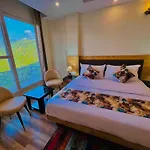 Pinerock Resort, Mussoorie ! Luxury Rooms ! Mountain View ! Open Terrace ! Cafe