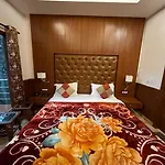 Aura Stays By Mm Hotel