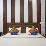 Fabhotel Maya
