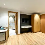 Hotel Rockland Residency