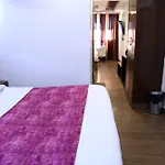 Hotel Royal Queen - Mall Road