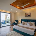 Westend By Perfectstayz At Mall Road