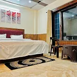 Endeavour Homestay Rooftop Restraunt