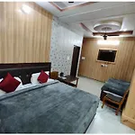 Mussoorie Hotel Premium Maaya Inn Near Mountain View - Wifi And Parking - Room Service - Best Hotel In Mussoorie