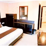 A Luxuary Hotel Kishna # Palace Premuim Near The Mall Road - A Luxury Room With Newly Decorated And Renovated Room - With Wifi - Room Service Available - Book Now