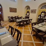Hotel Padmini Nivas