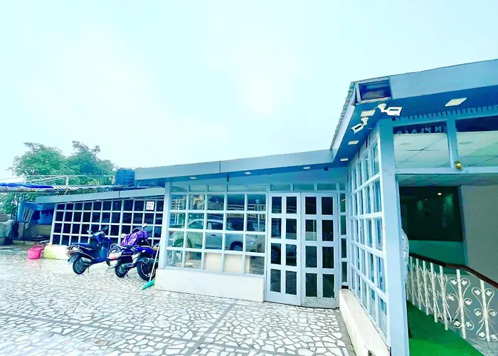 Hotel Luxuary L-P Palace Near Mall Road - Restaurant And Private Parking Facilities - Hygiene & Spacious Room -A Top Rated Hotel In Mussoorie