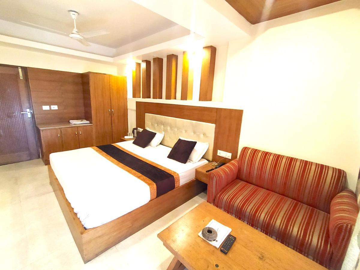 Samrat, Hotel Mussoorie
