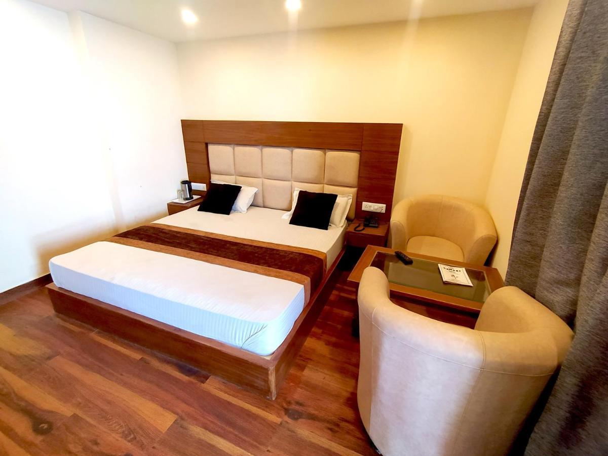 Samrat, Hotel Mussoorie