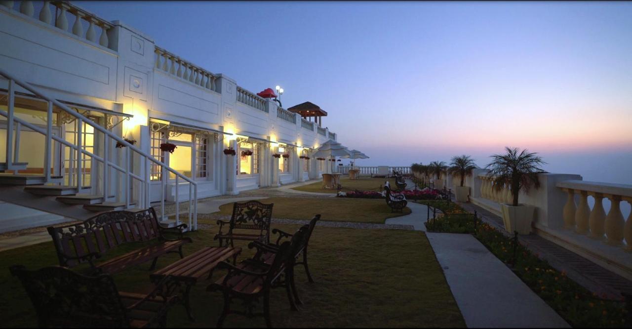Hotel Jaypee Residency Manor