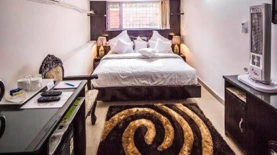 Hotel Midwood Breeze 3*