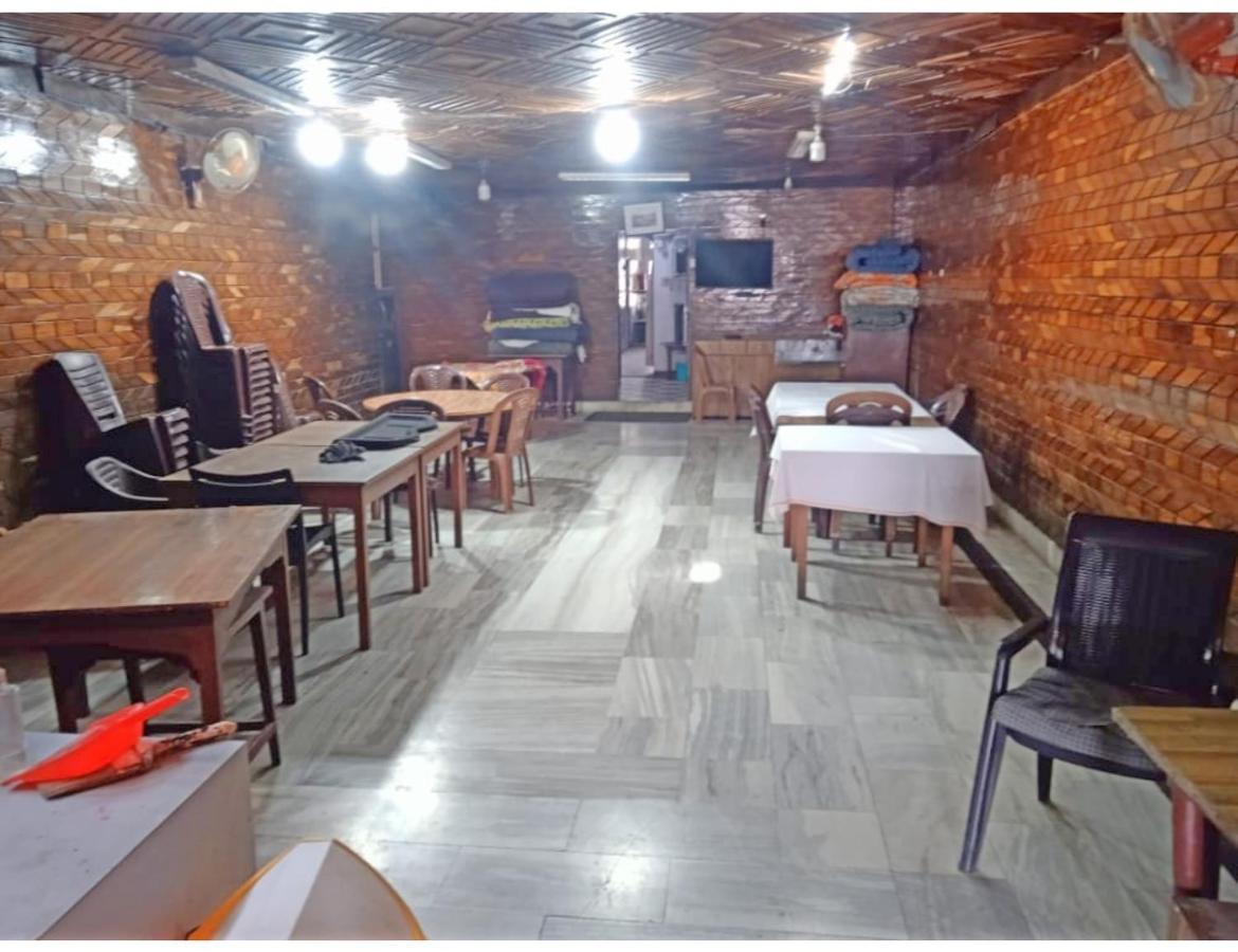 Walnut Grove, Homestay