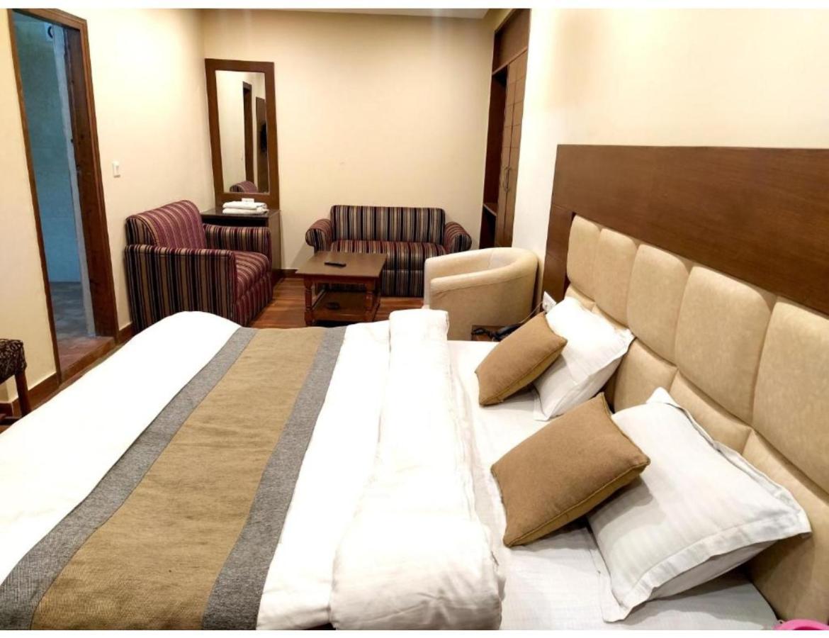 Homestay Samrat Hotel,