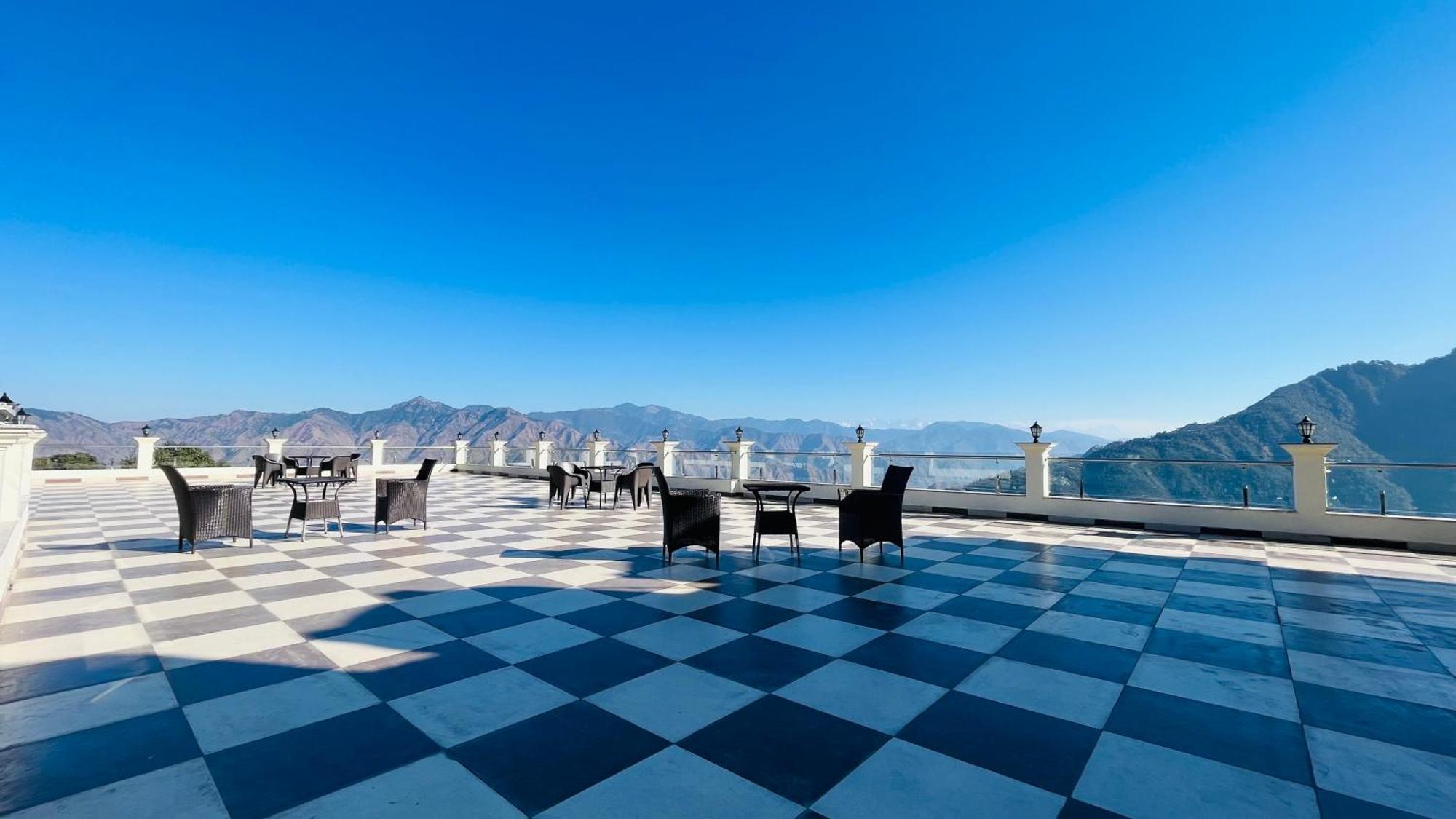 Trideus Mountain Club & Resort, 4* Mussoorie