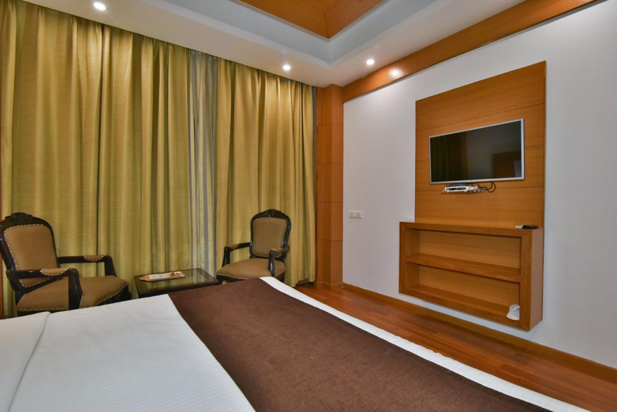 Hotel Highland By Dls 4*