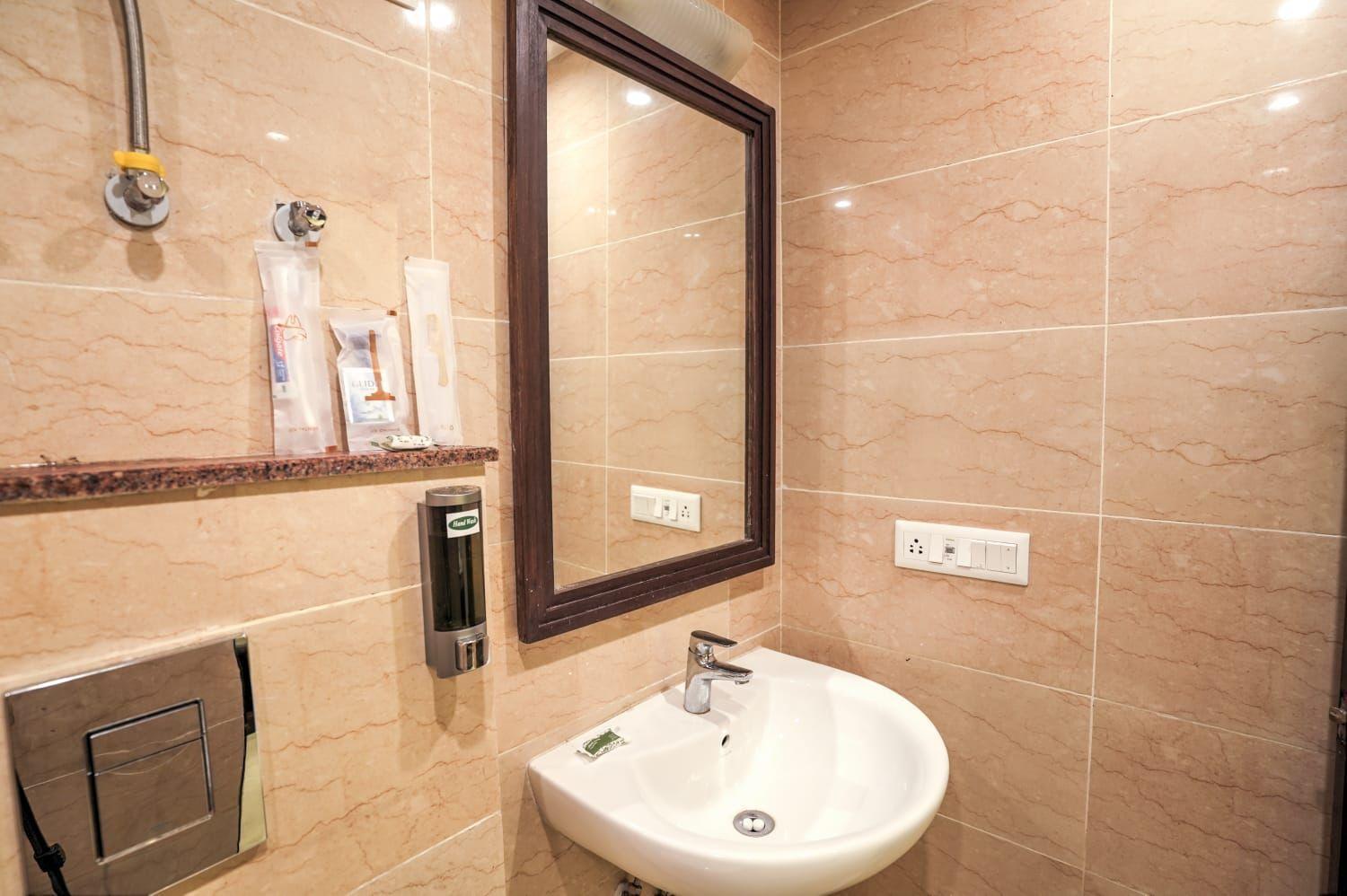Hotel Lodge Hill Near Mall Road, Mussoorie 4* Mussoorie