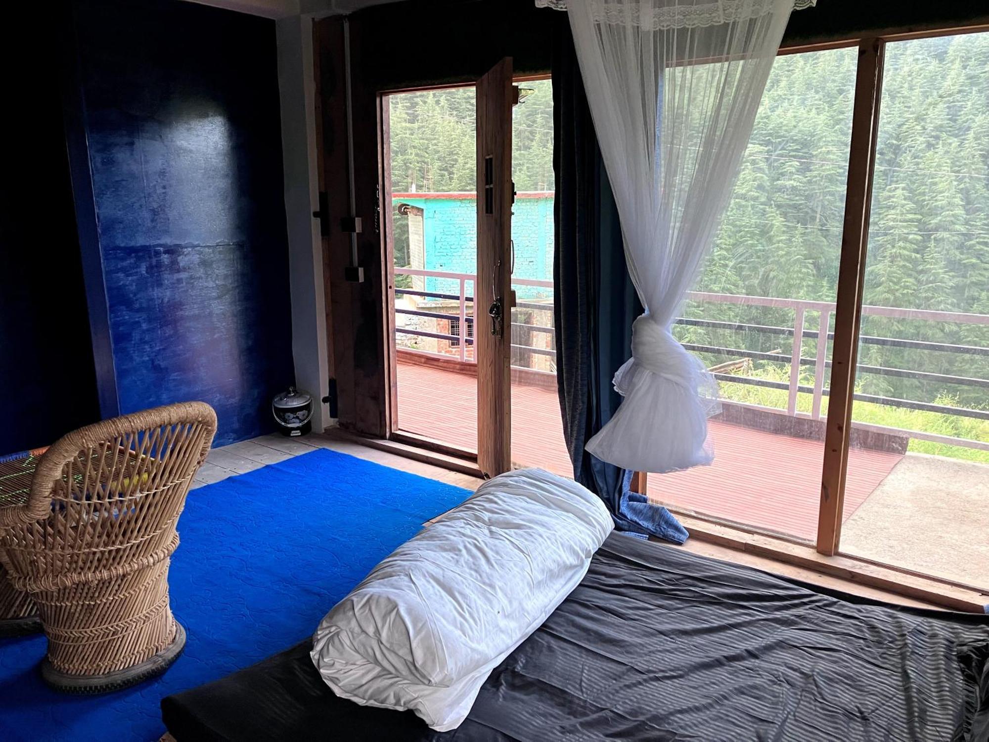 Homestay Shoonya - Devalsari Deodar Forest Range - 60min From *