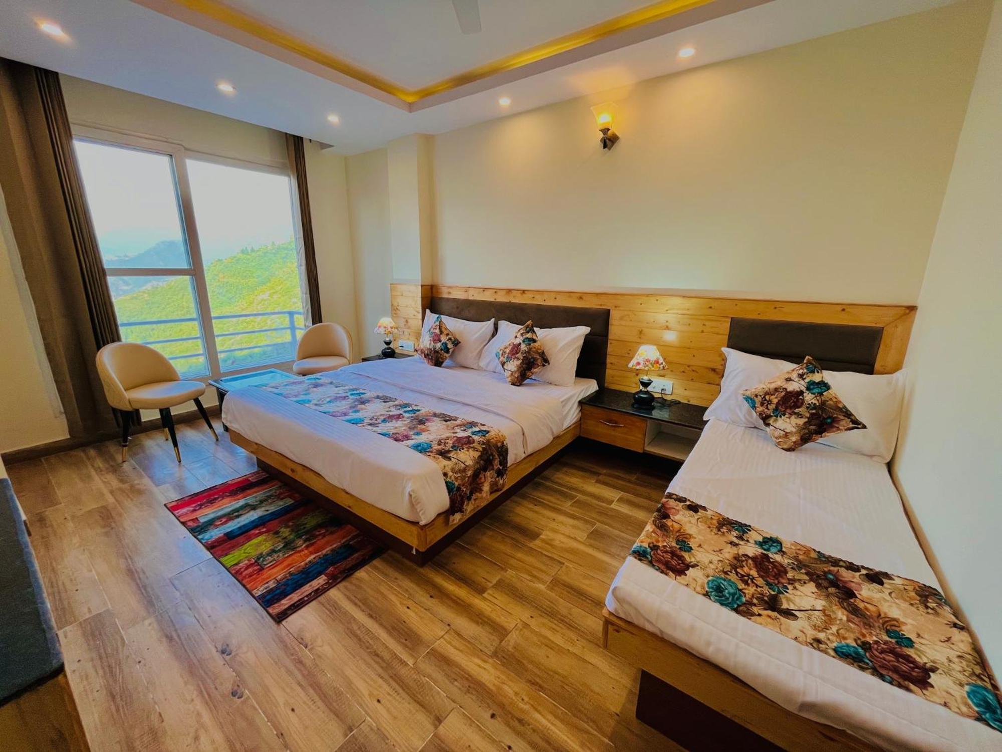 Pinerock Resort, ! Luxury ! Mountain View ! Open Terrace ! Cafe Mussoorie