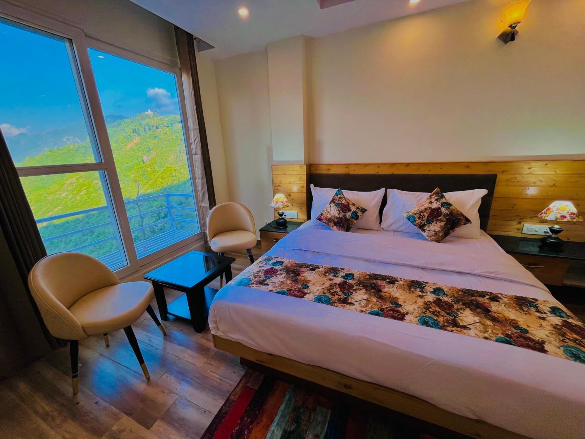 Hotel Pinerock Resort, ! Luxury ! Mountain View ! Open Terrace ! Cafe