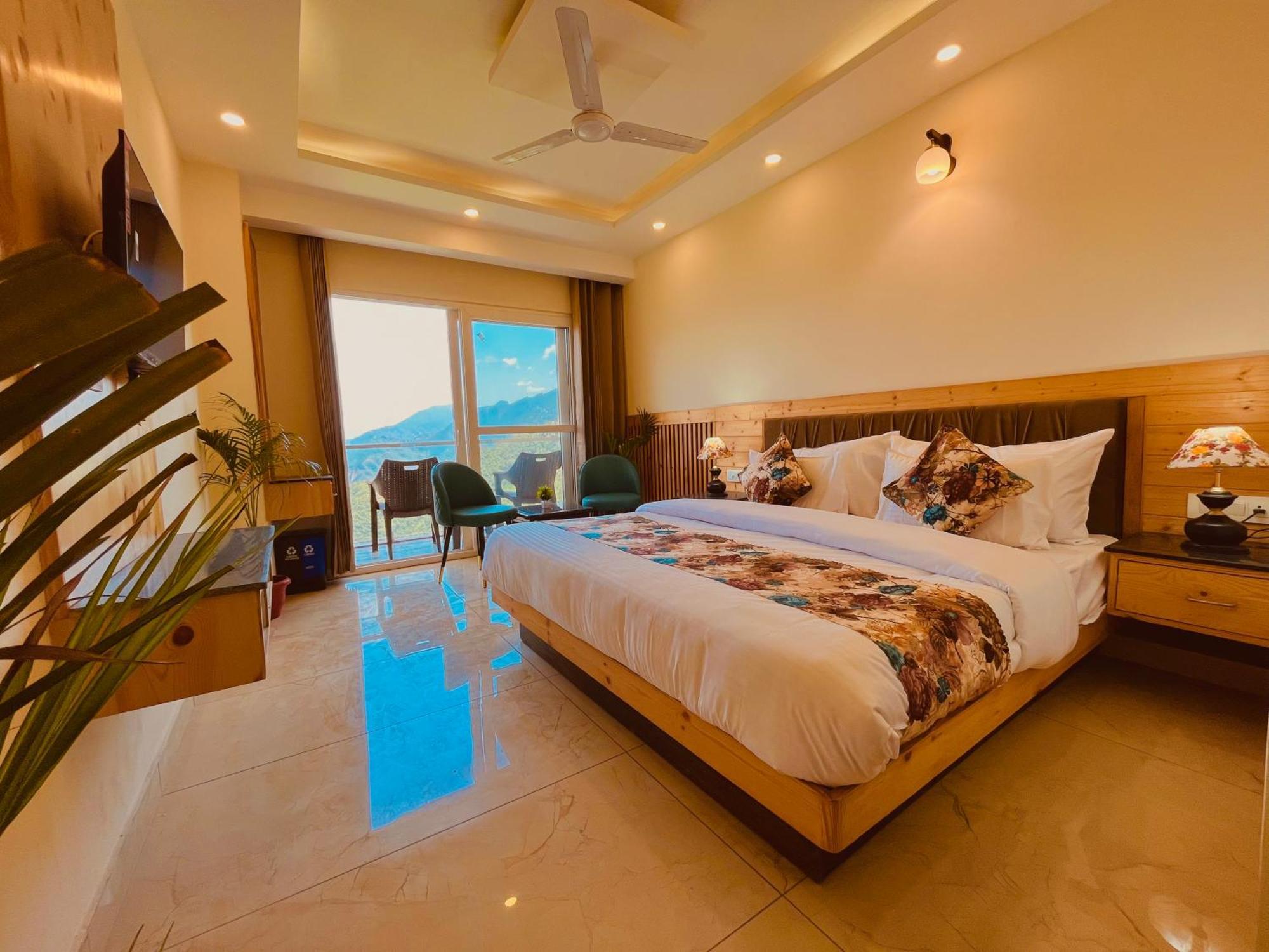Pinerock Resort, ! Luxury ! Mountain View ! Open Terrace ! Cafe Hotel 4*