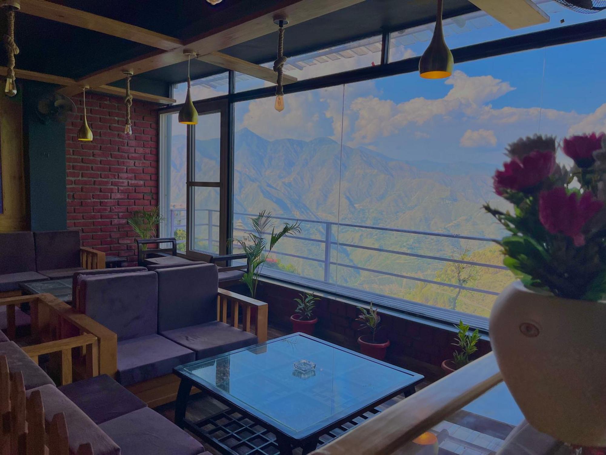 Pinerock Resort, ! Luxury ! Mountain View ! Open Terrace ! Cafe Hotel