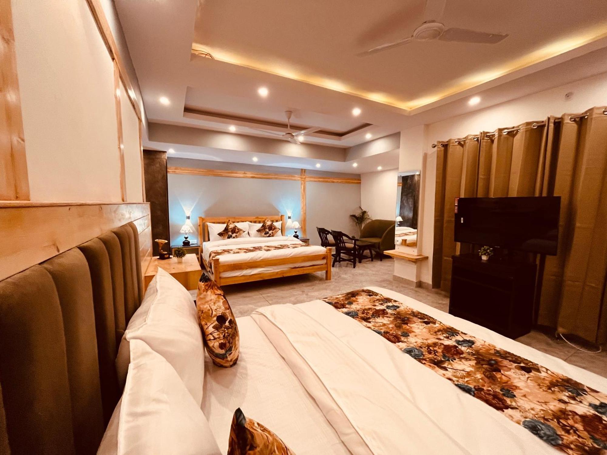 Pinerock Resort, ! Luxury ! Mountain View ! Open Terrace ! Cafe 4*