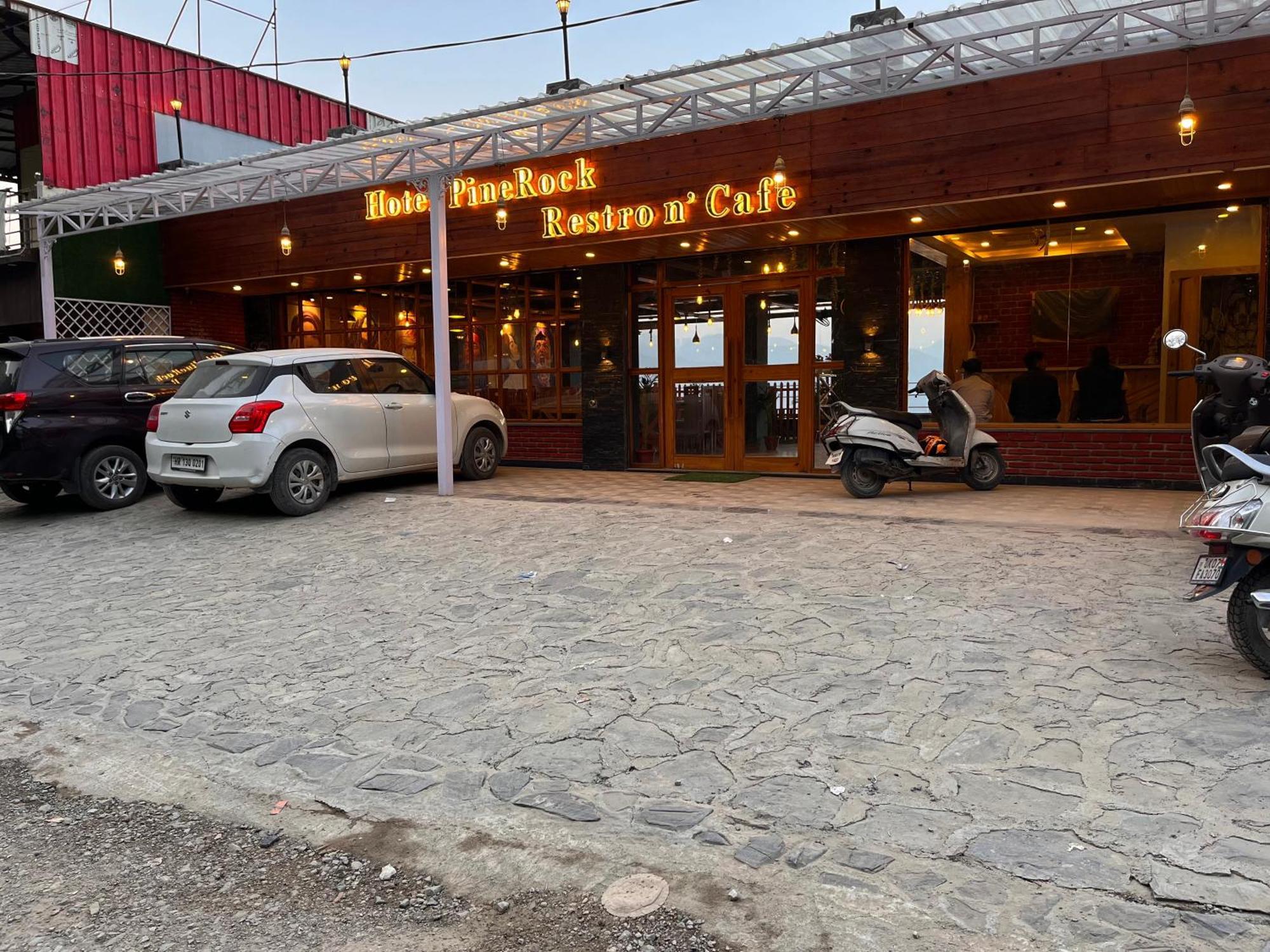 Hotel Pinerock Resort, ! Luxury ! Mountain View ! Open Terrace ! Cafe Mussoorie