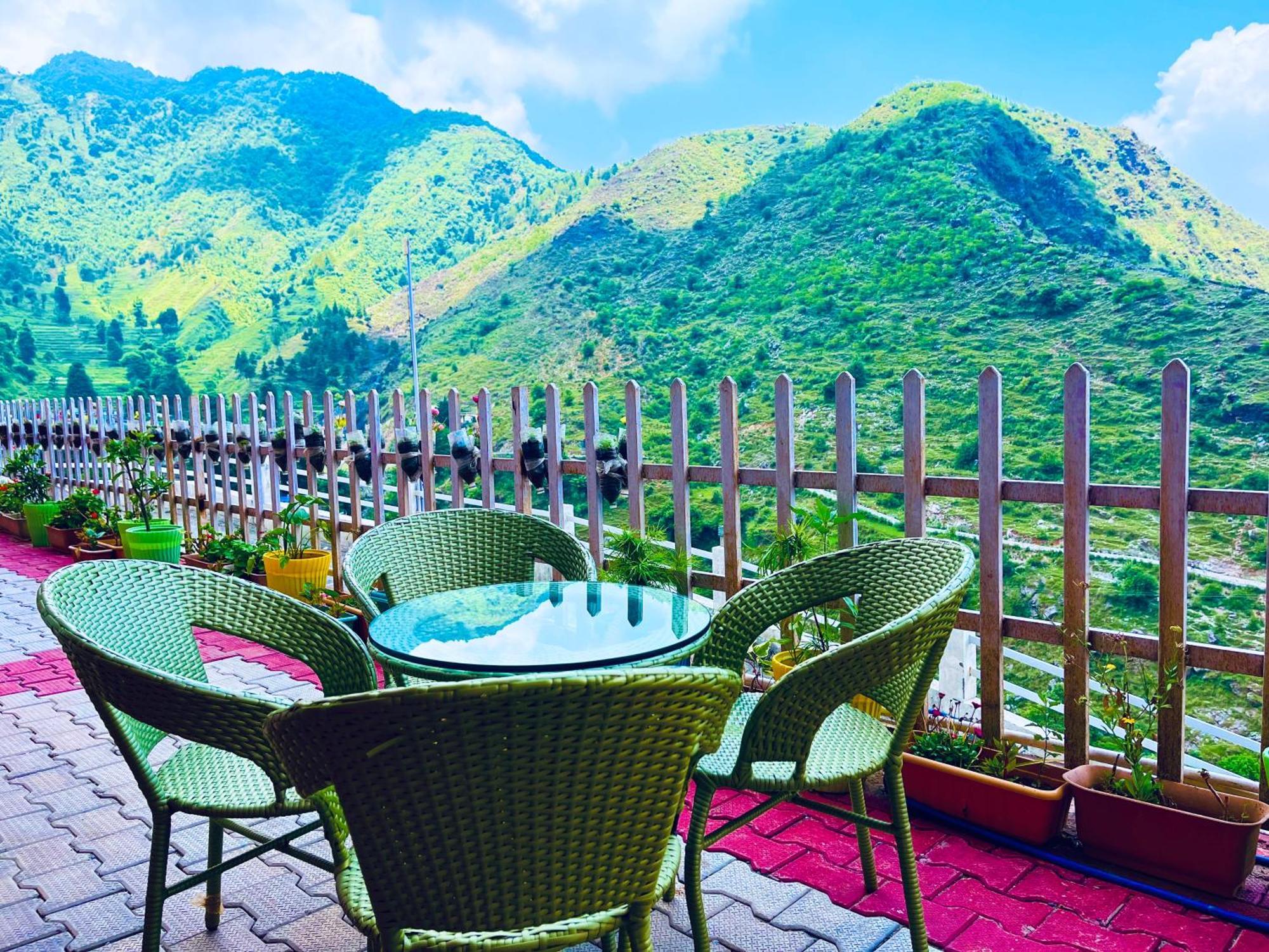 Kempty Radiant, Heaven In Hotel 4*
