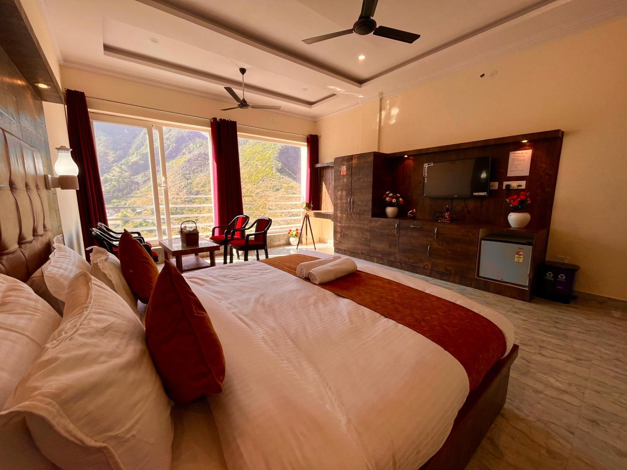 Hotel Sitara & Resort, ! Most Awarded Property In 4*