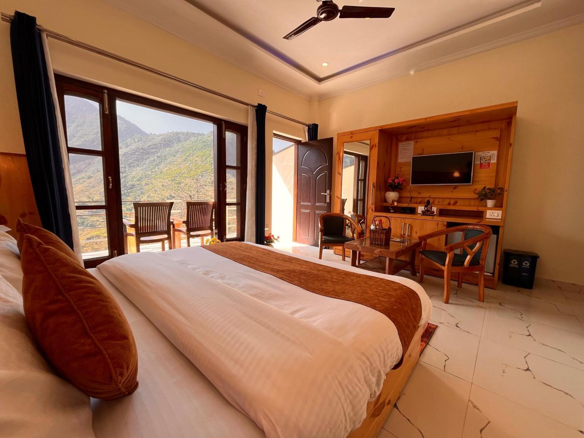 Hotel Sitara & Resort, ! Most Awarded Property In