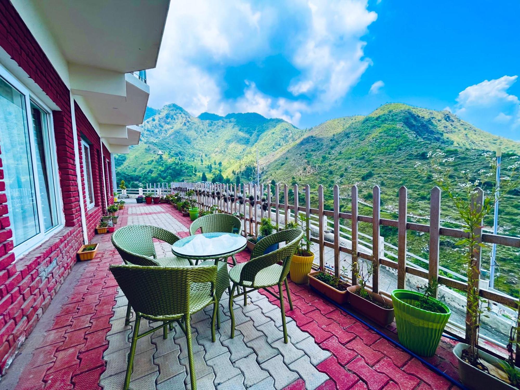 Hotel The Hill Queen Resort, Mussoorie