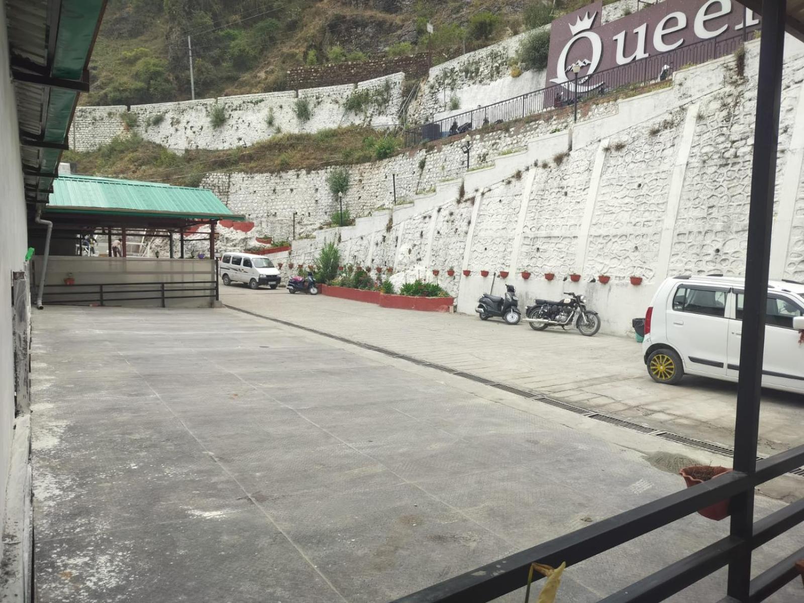 Hotel Treebo Premium Queen Of Hills Near Mall Road 4*