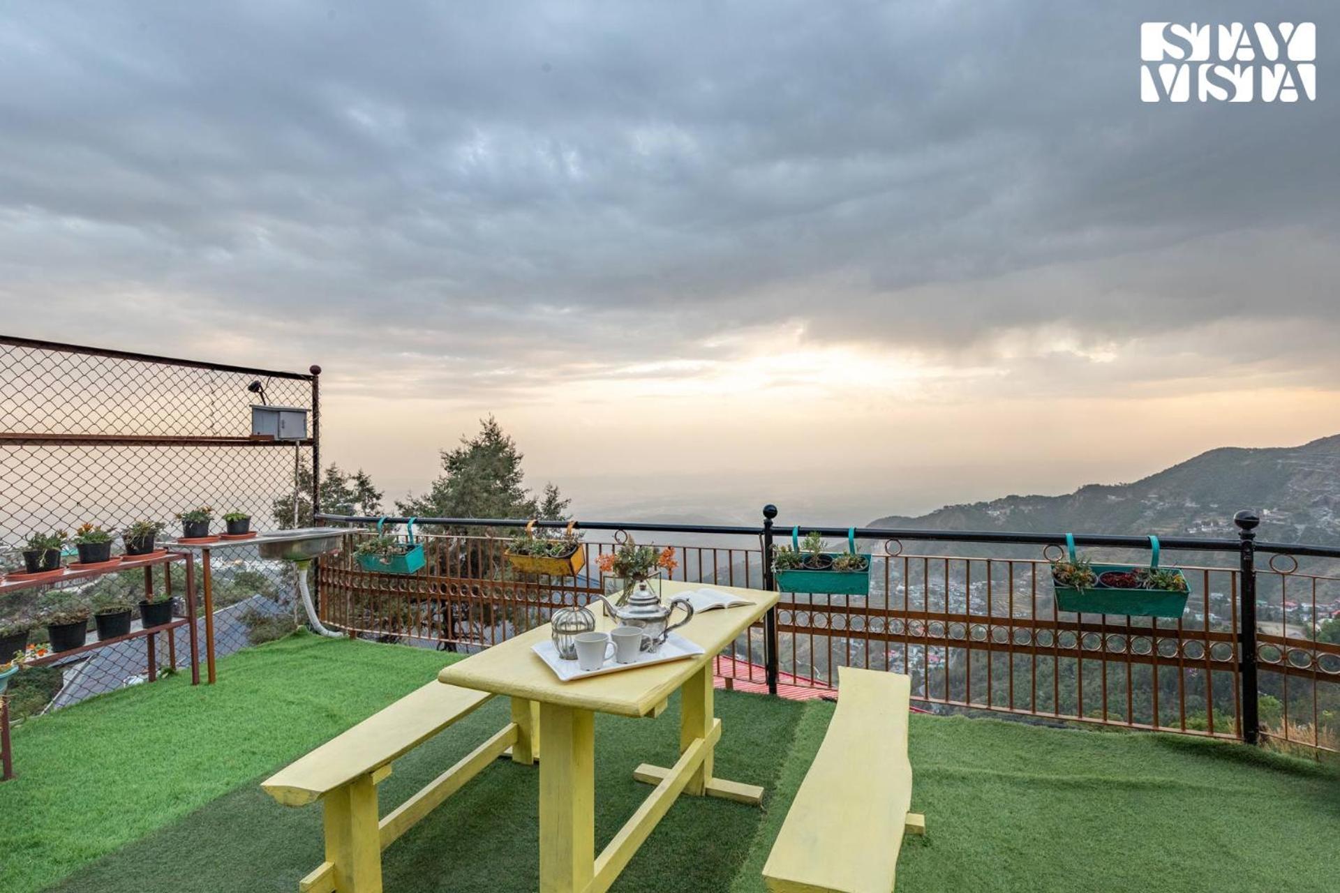 Lawrence Terrace With Free Breakfast At Mall Road By Stayvista