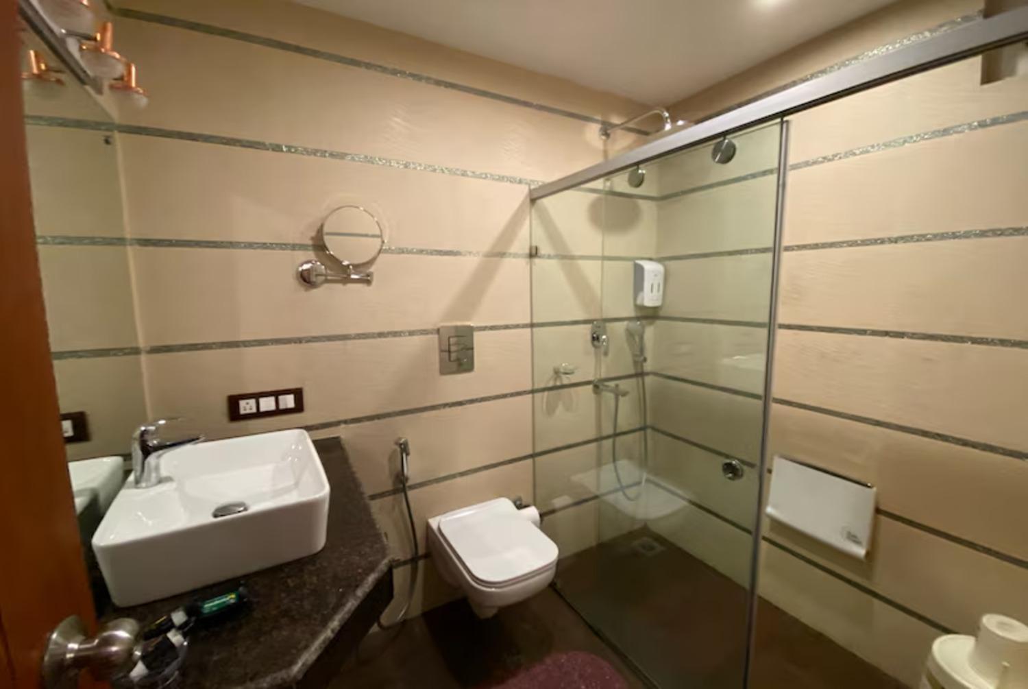 Hotel Aura Stays By Mm 4*