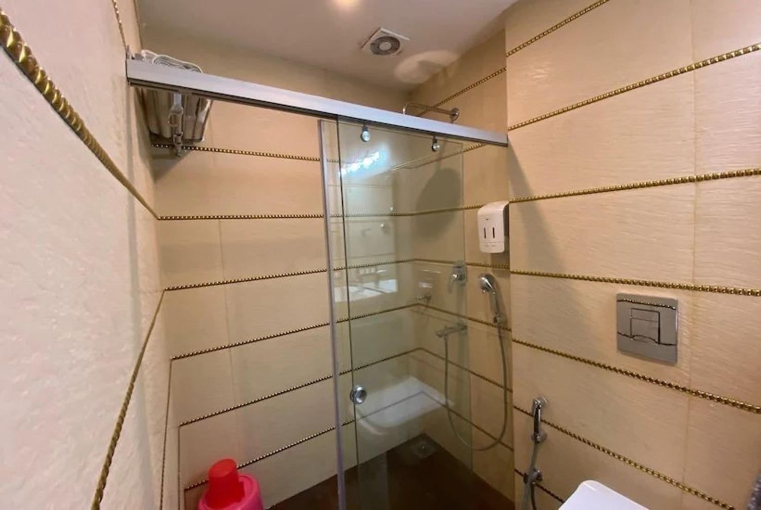 Aura Stays By Mm Hotel 4*
