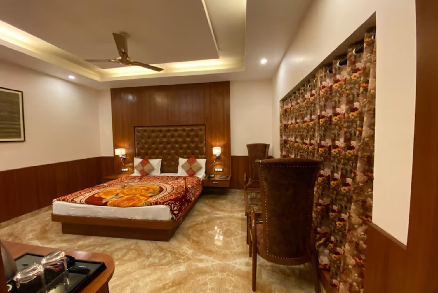 Hotel Aura Stays By Mm 4*