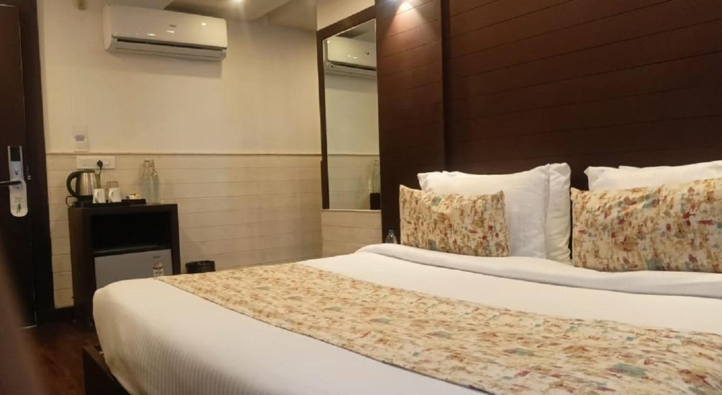 Hotel Yashshree Mall Road Mussoorie