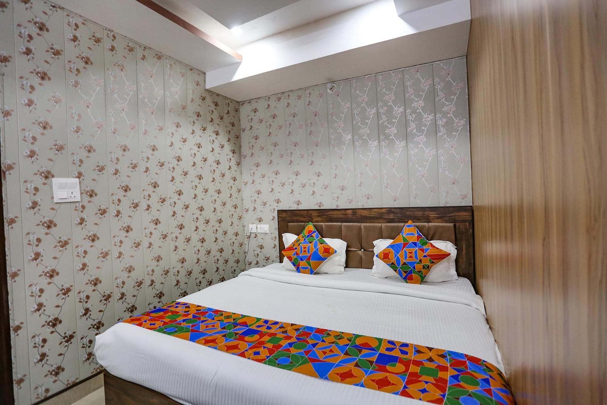 Hotel Fabhotel Maya