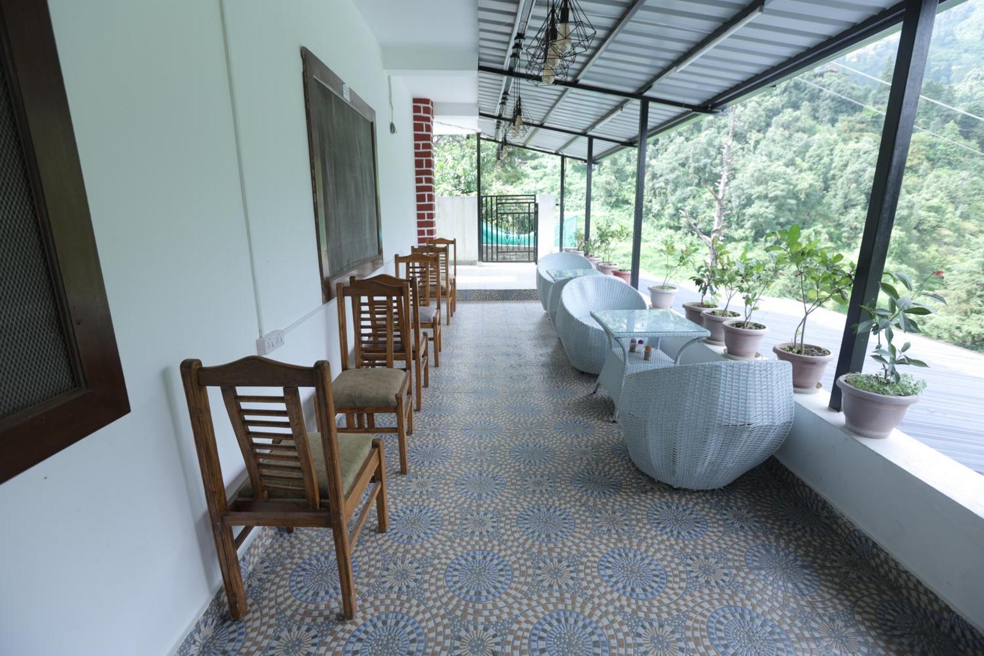Bed & Breakfast Studioz Paradise Hills *
