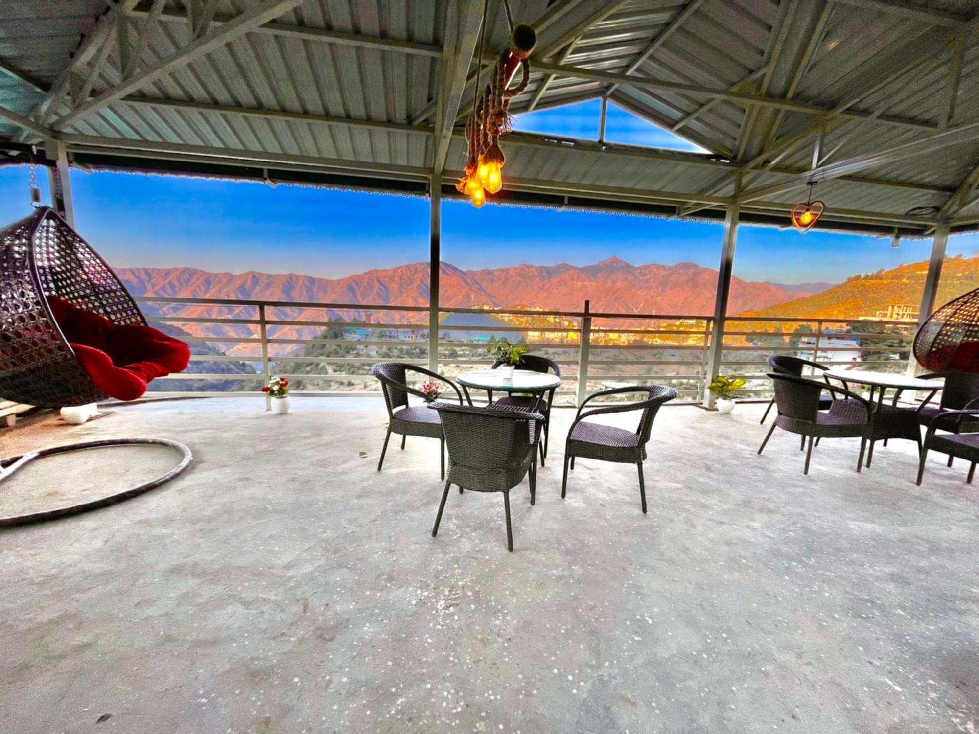 Hotel The Kempty Fall Resort, - Lavish & Luxury 5*