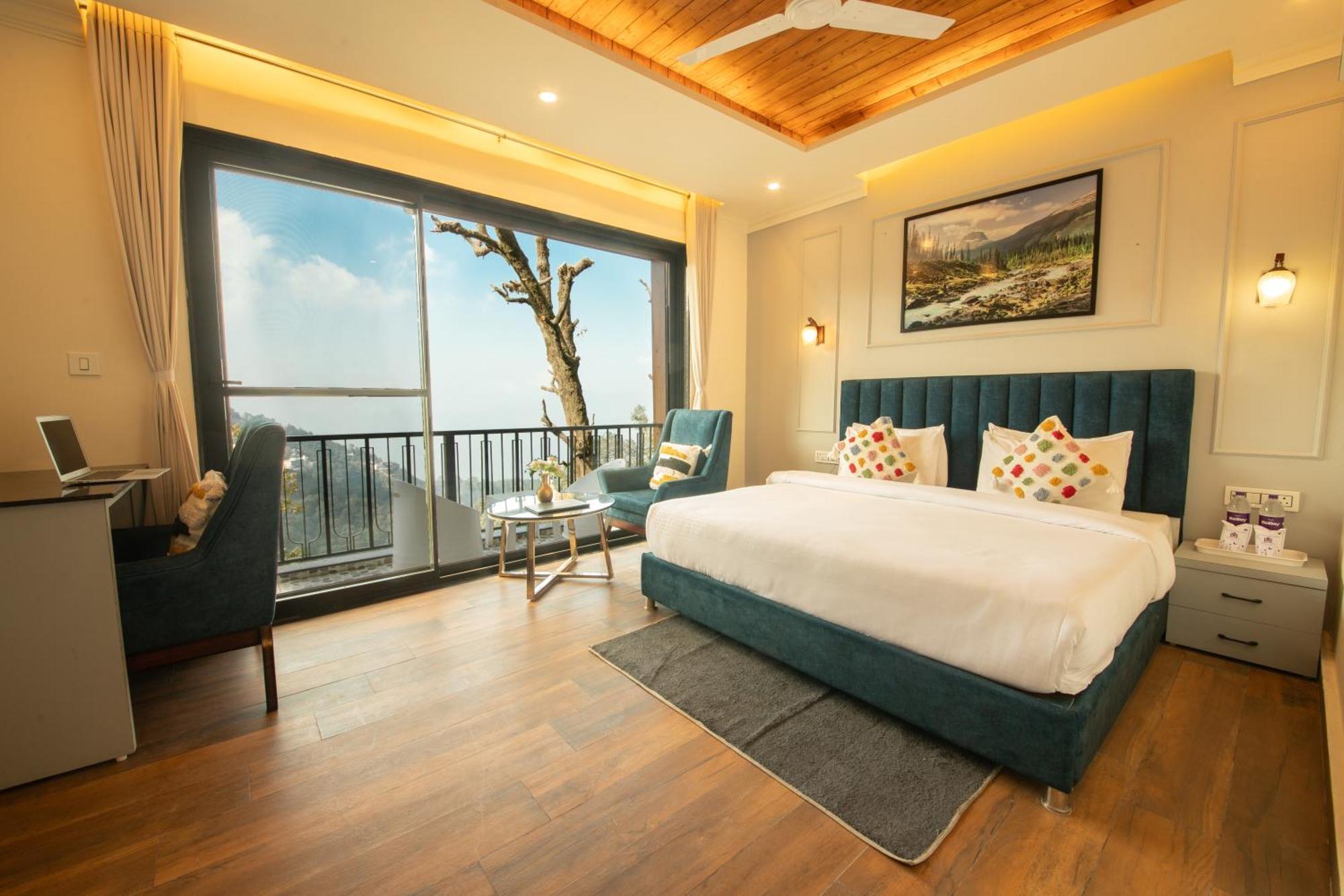 Westend By Perfectstayz At Mall Road 5*