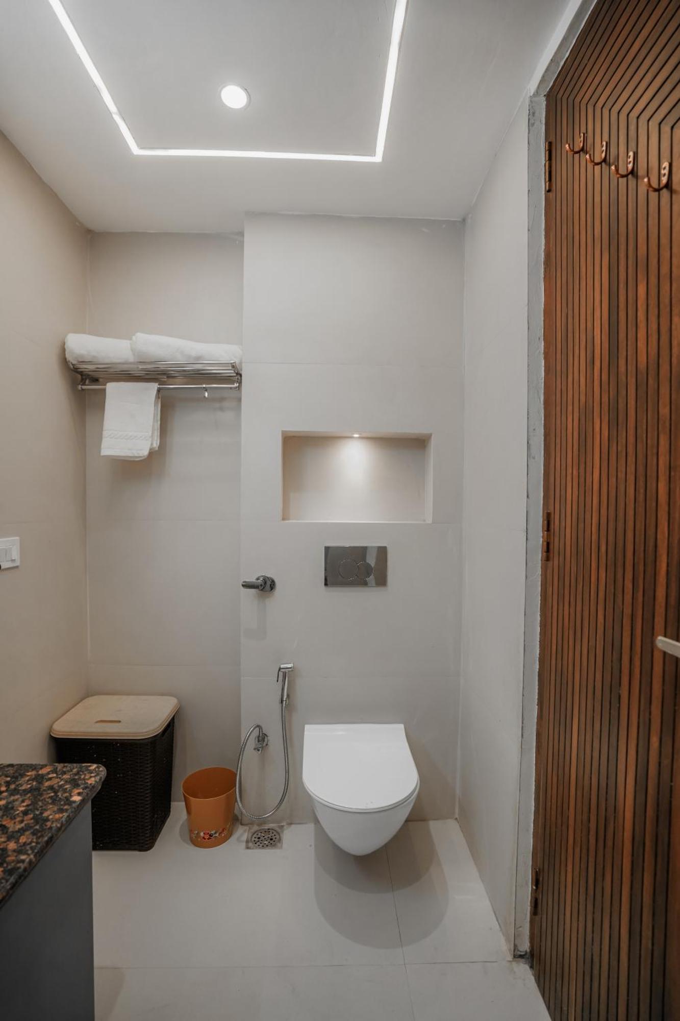 Saffronstays Library Enclave - 2-bhk Luxury With Valley View, Mall Road Villa