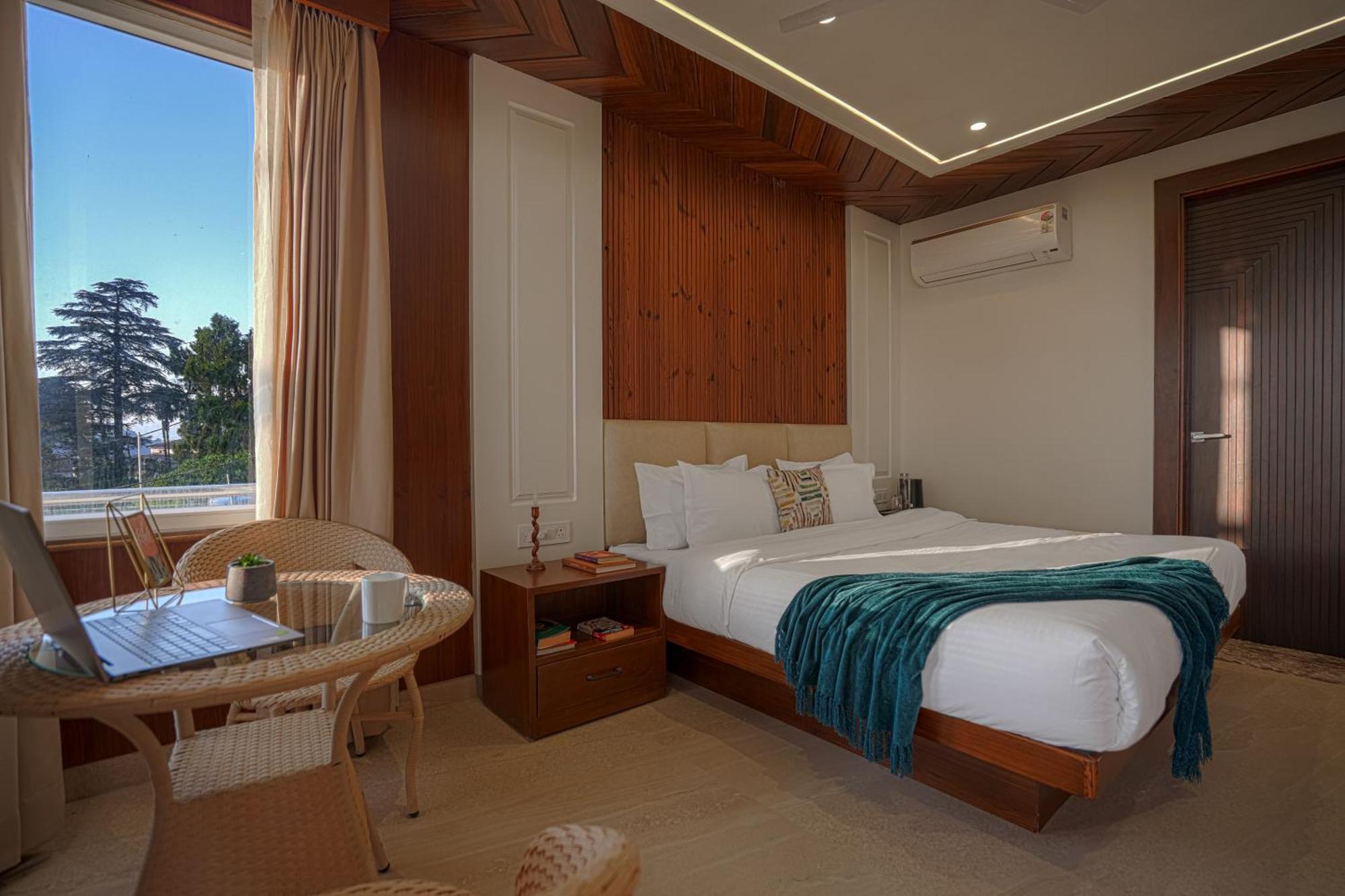 Villa Saffronstays Library Enclave - 2-bhk Luxury With Valley View, Mall Road Mussoorie