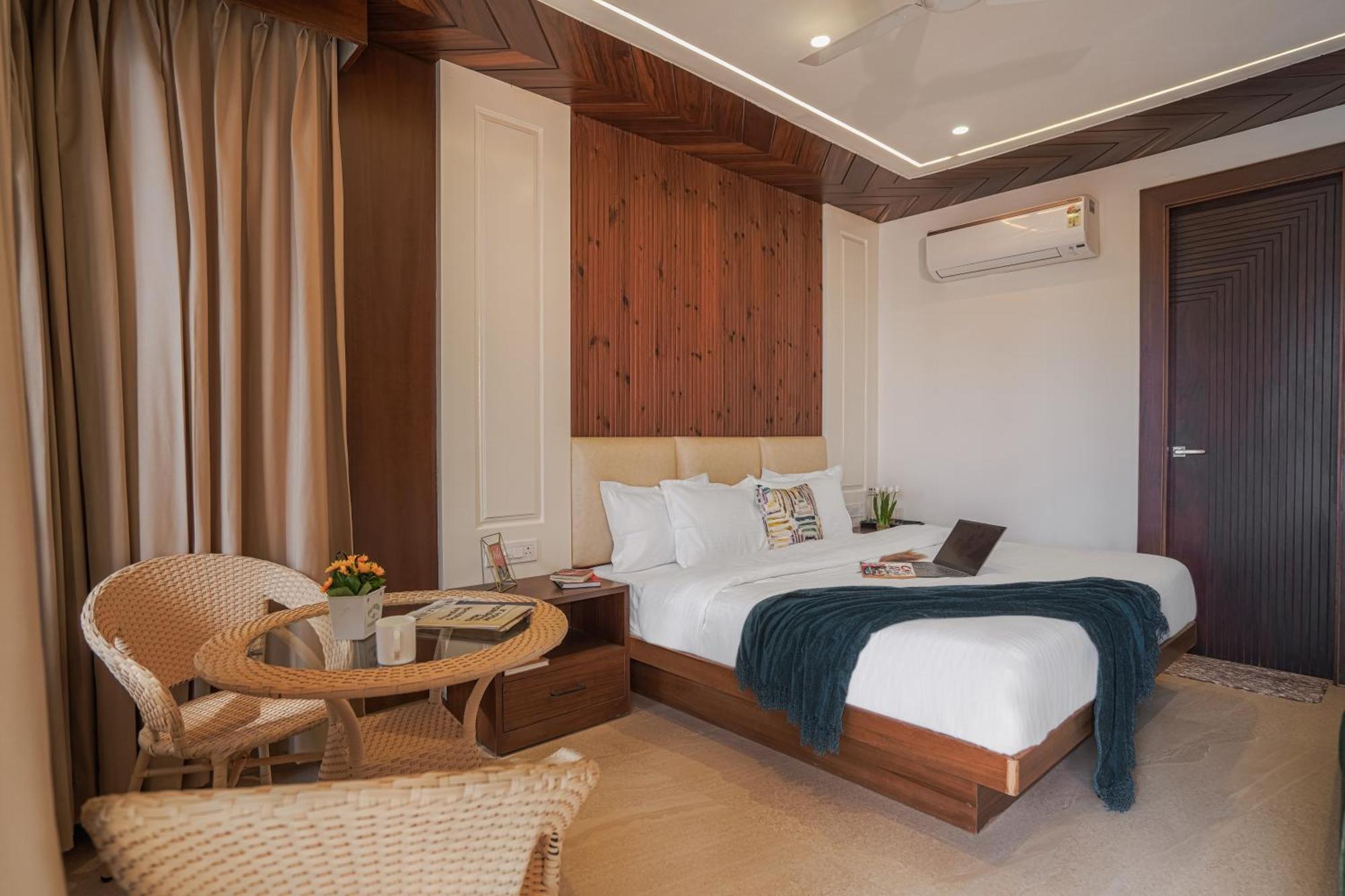 Saffronstays Library Enclave - 2-bhk Luxury With Valley View, Mall Road Villa