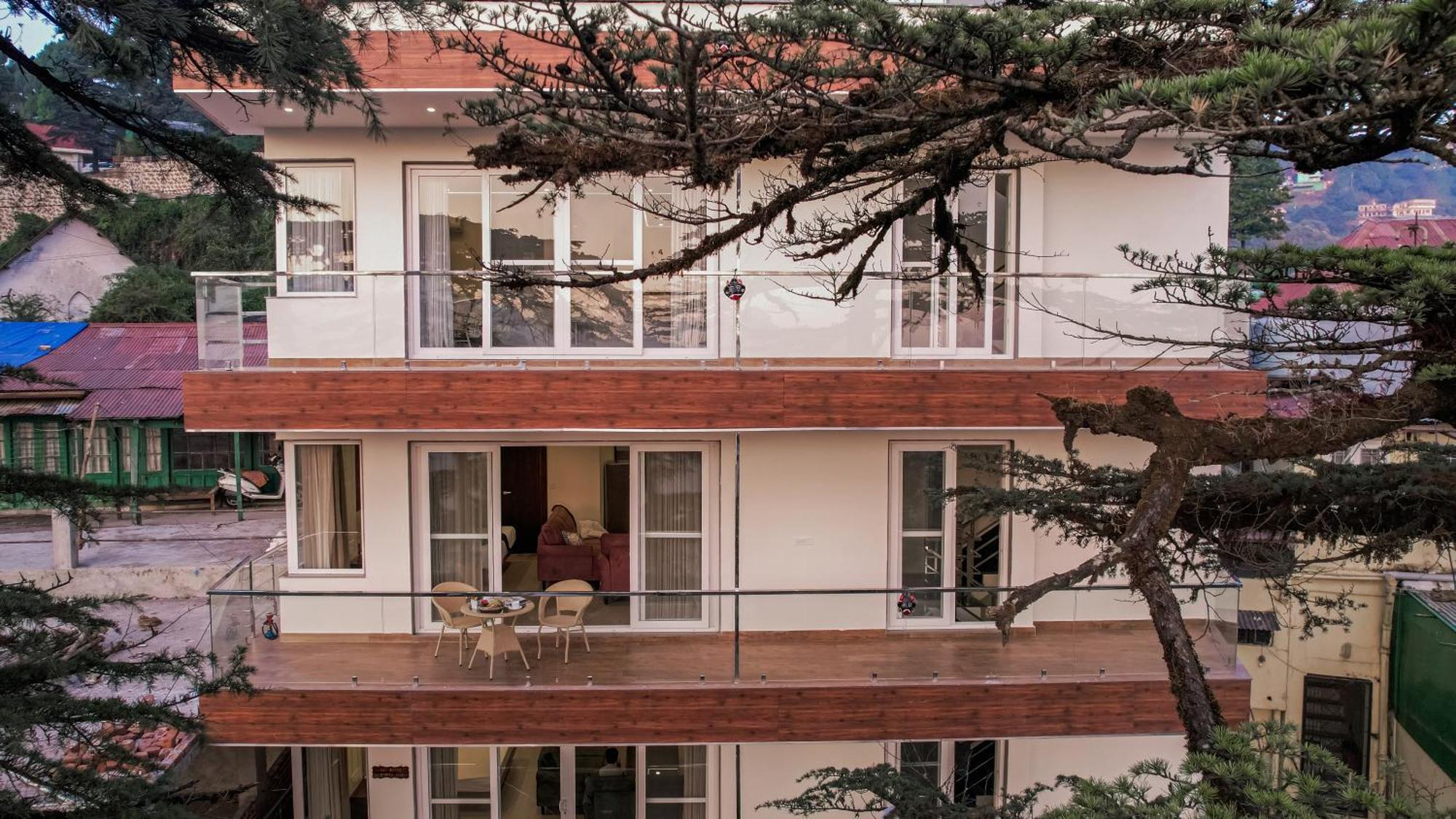 Saffronstays Library Enclave - 2-bhk Luxury With Valley View, Mall Road * Mussoorie