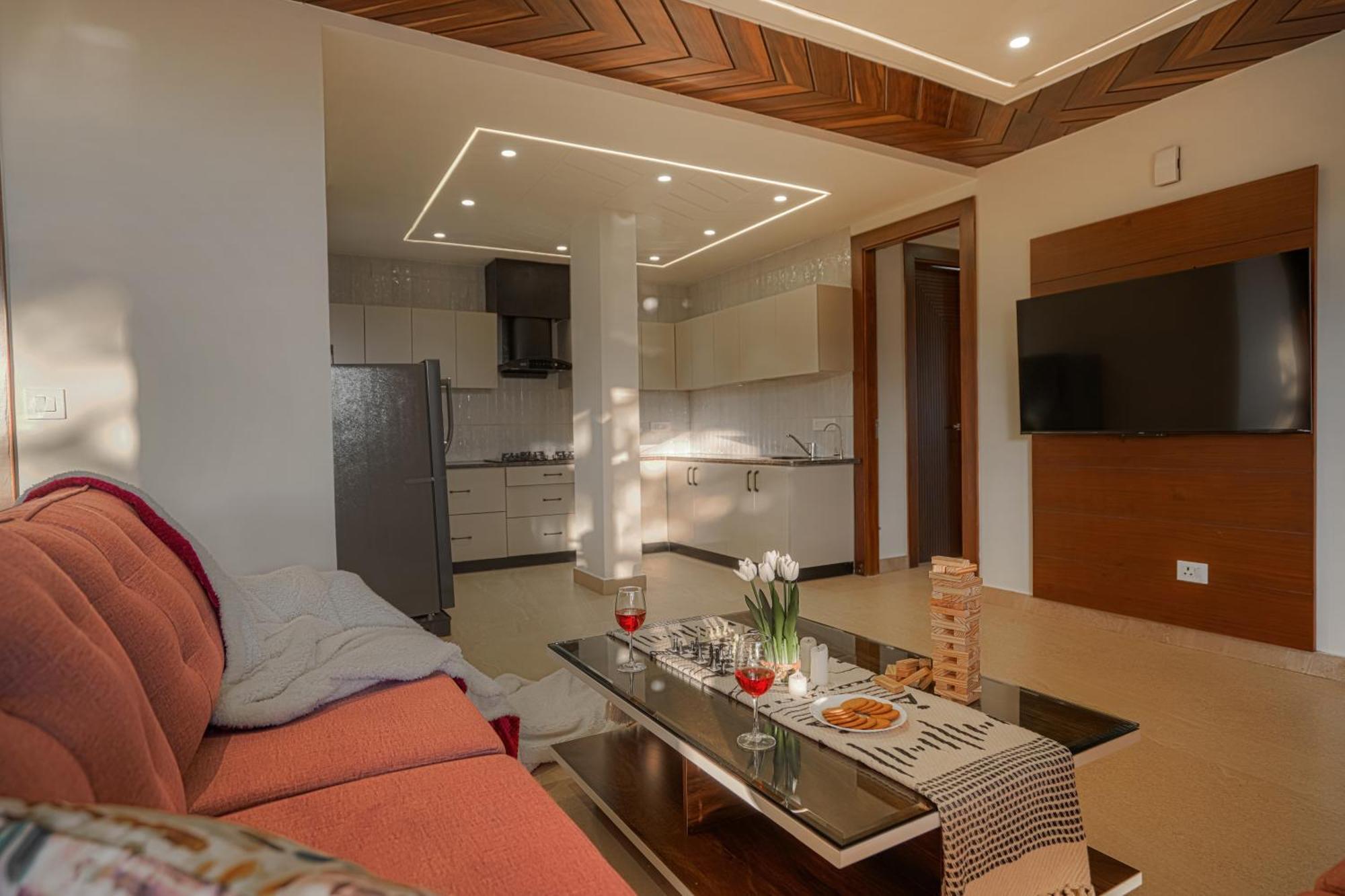 Villa Saffronstays Library Enclave - 2-bhk Luxury With Valley View, Mall Road