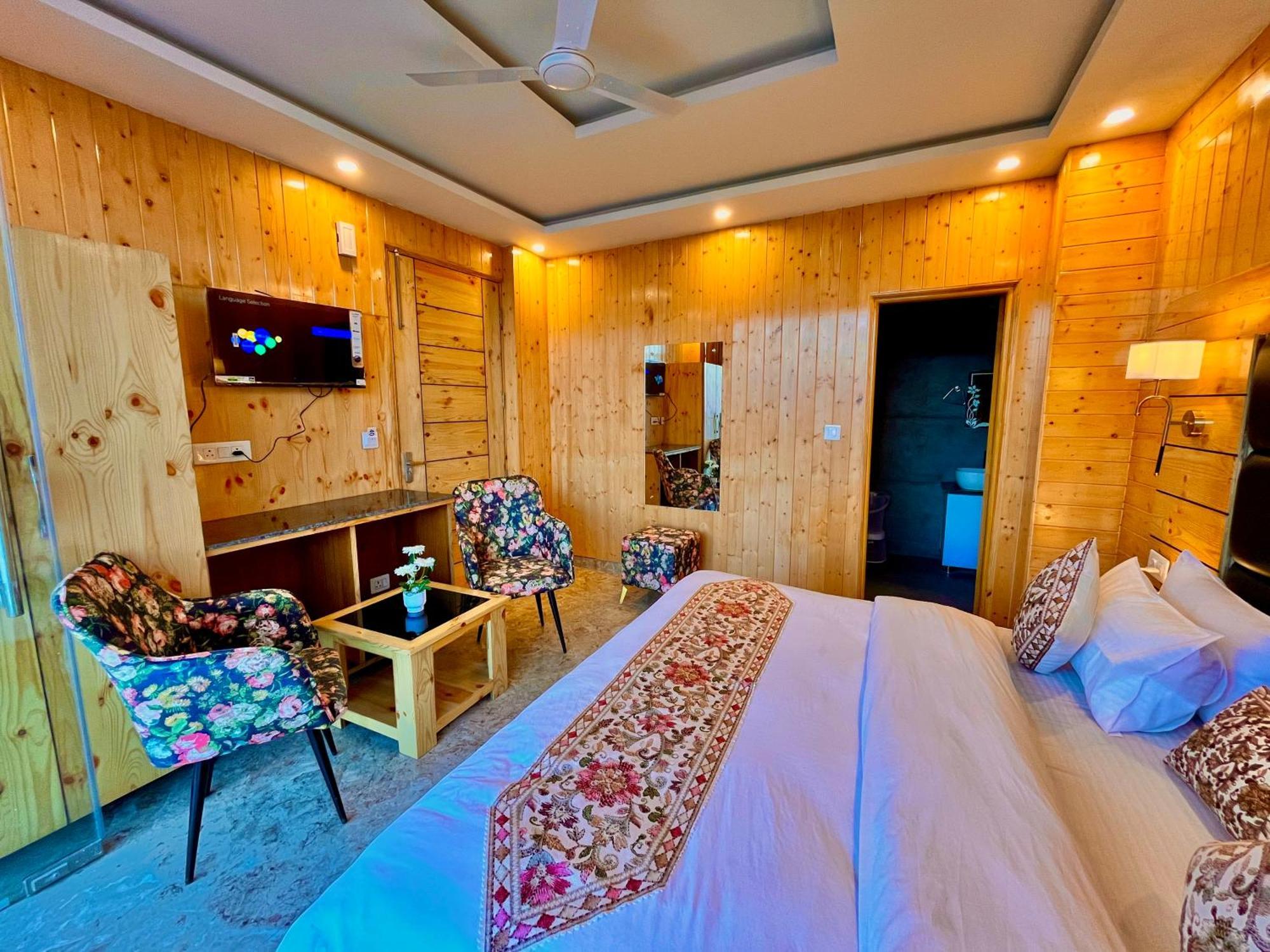 Hotel Crown, Mussoorie - A Four Star Luxury Hotel Mussoorie