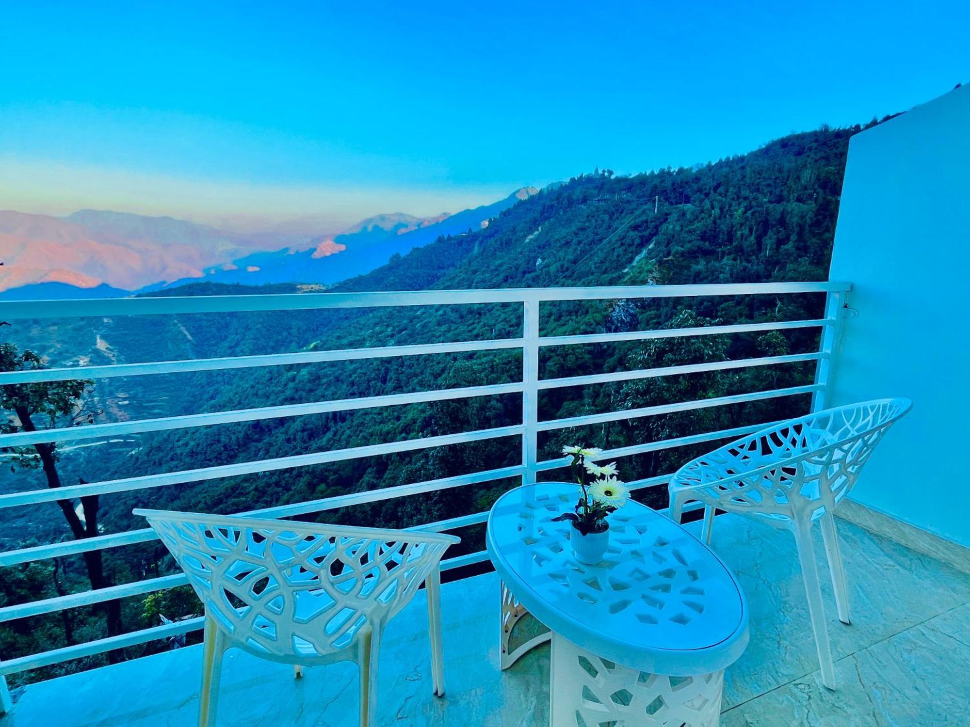 Hotel Hotel Crown, Mussoorie - A Four Star Luxury Hotel 4*
