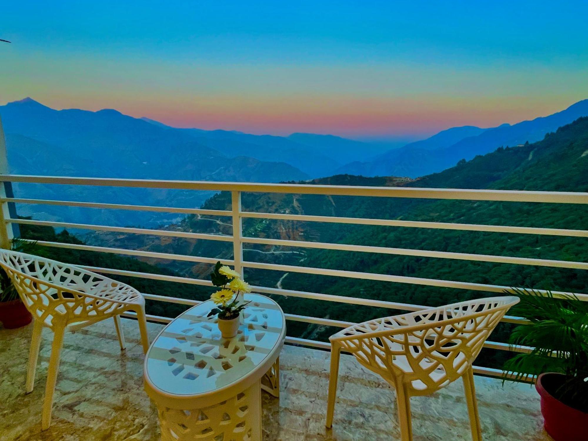 Hotel Crown, Mussoorie - A Four Star Luxury Hotel 4*