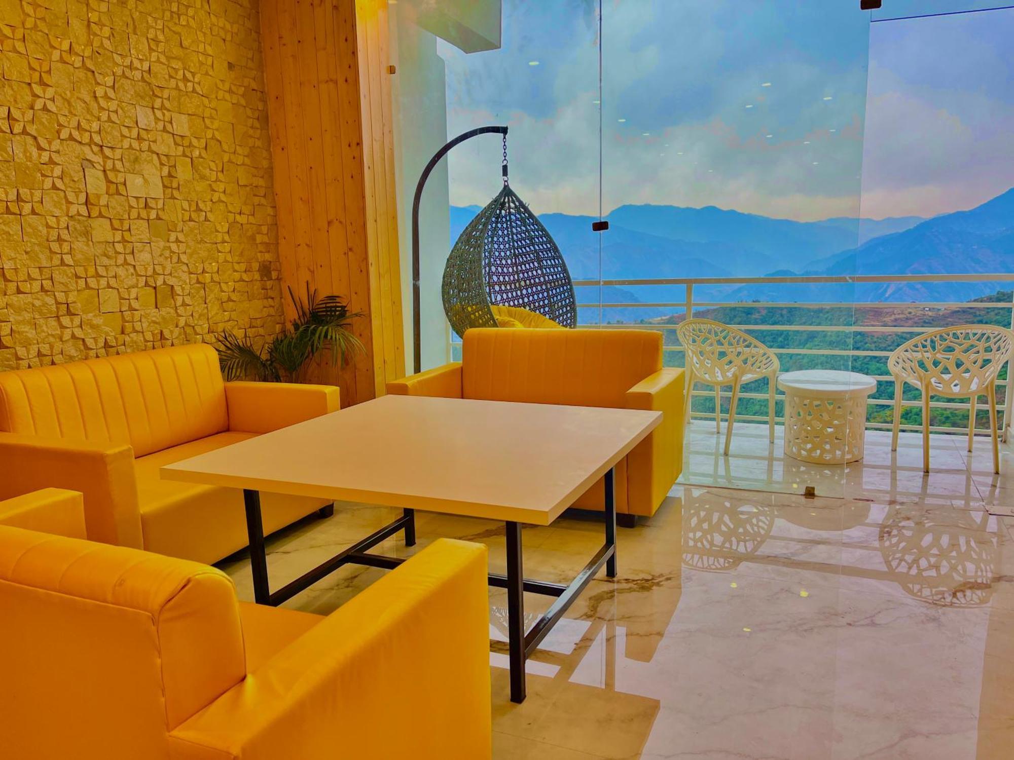Hotel Crown, Mussoorie - A Four Star Luxury Hotel Hotel 4*